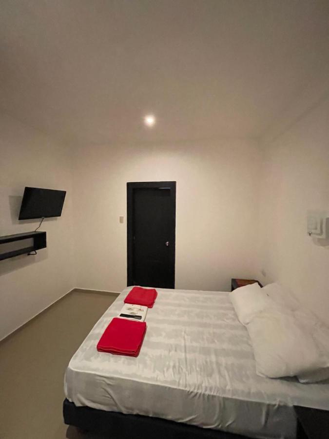 Kiwi Suites Hostel 몬따니따 외부 사진