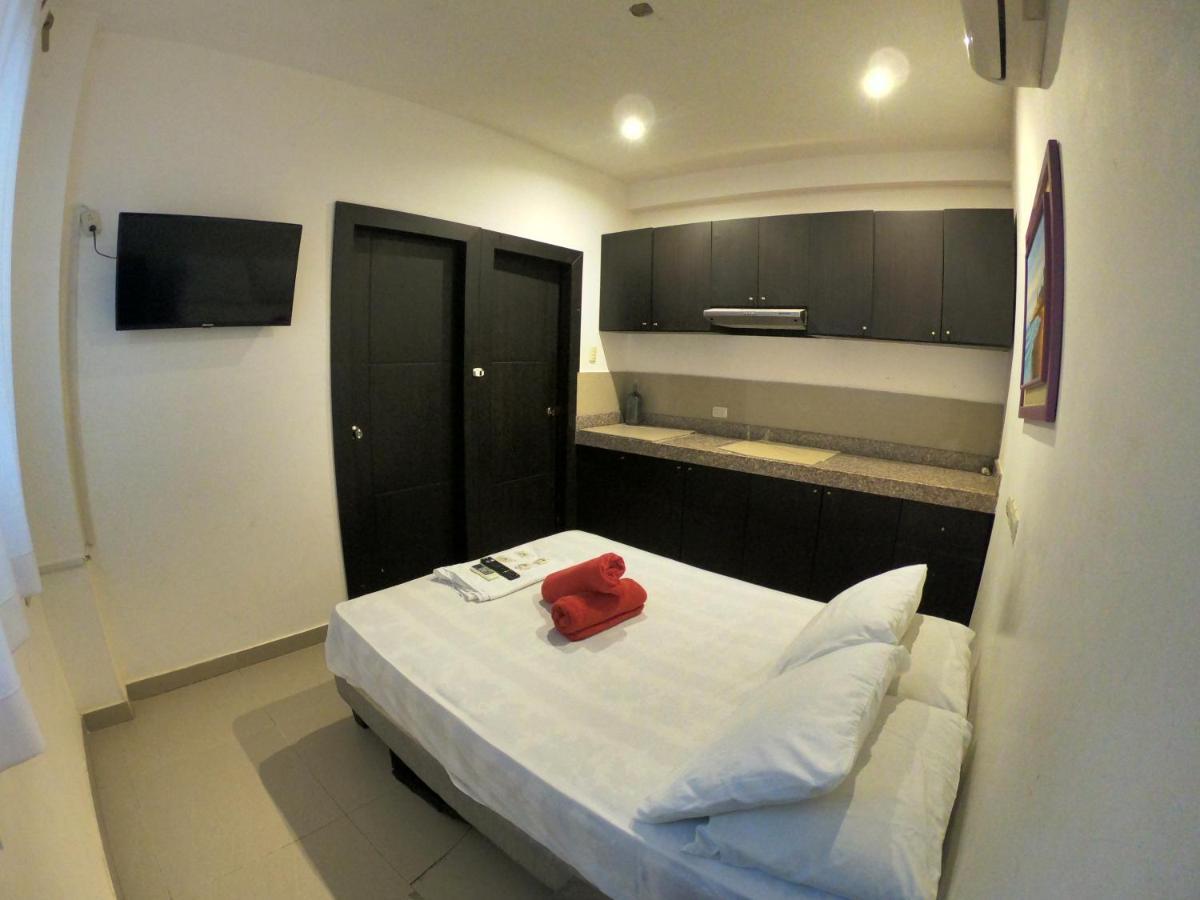 Kiwi Suites Hostel 몬따니따 외부 사진