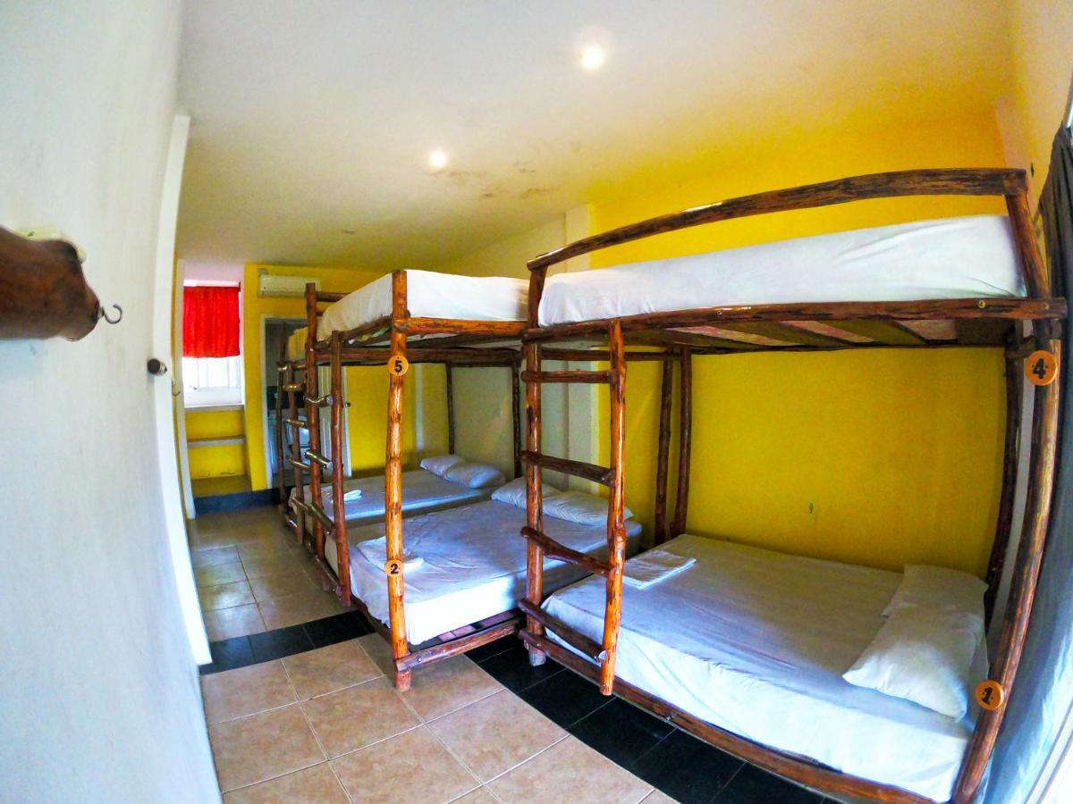 Kiwi Suites Hostel 몬따니따 외부 사진
