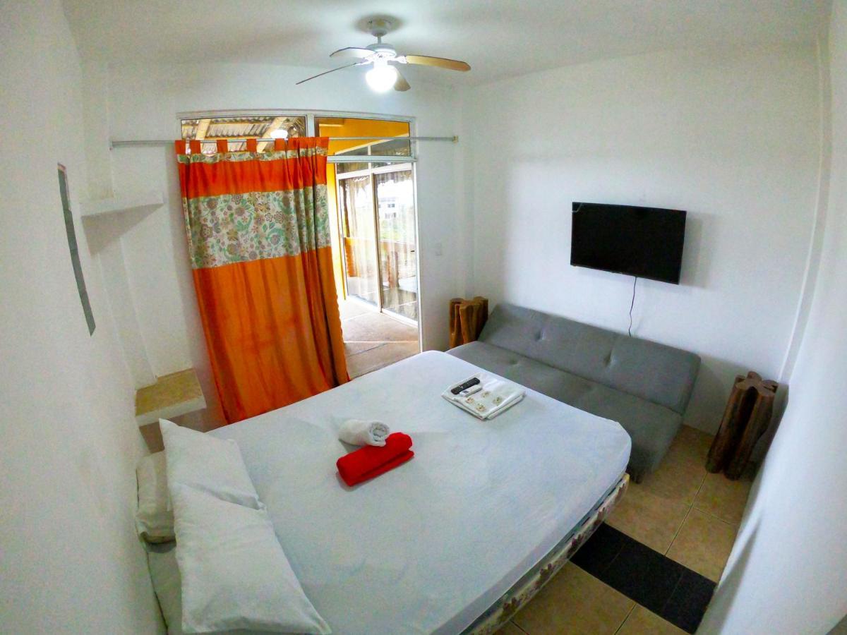 Kiwi Suites Hostel 몬따니따 외부 사진