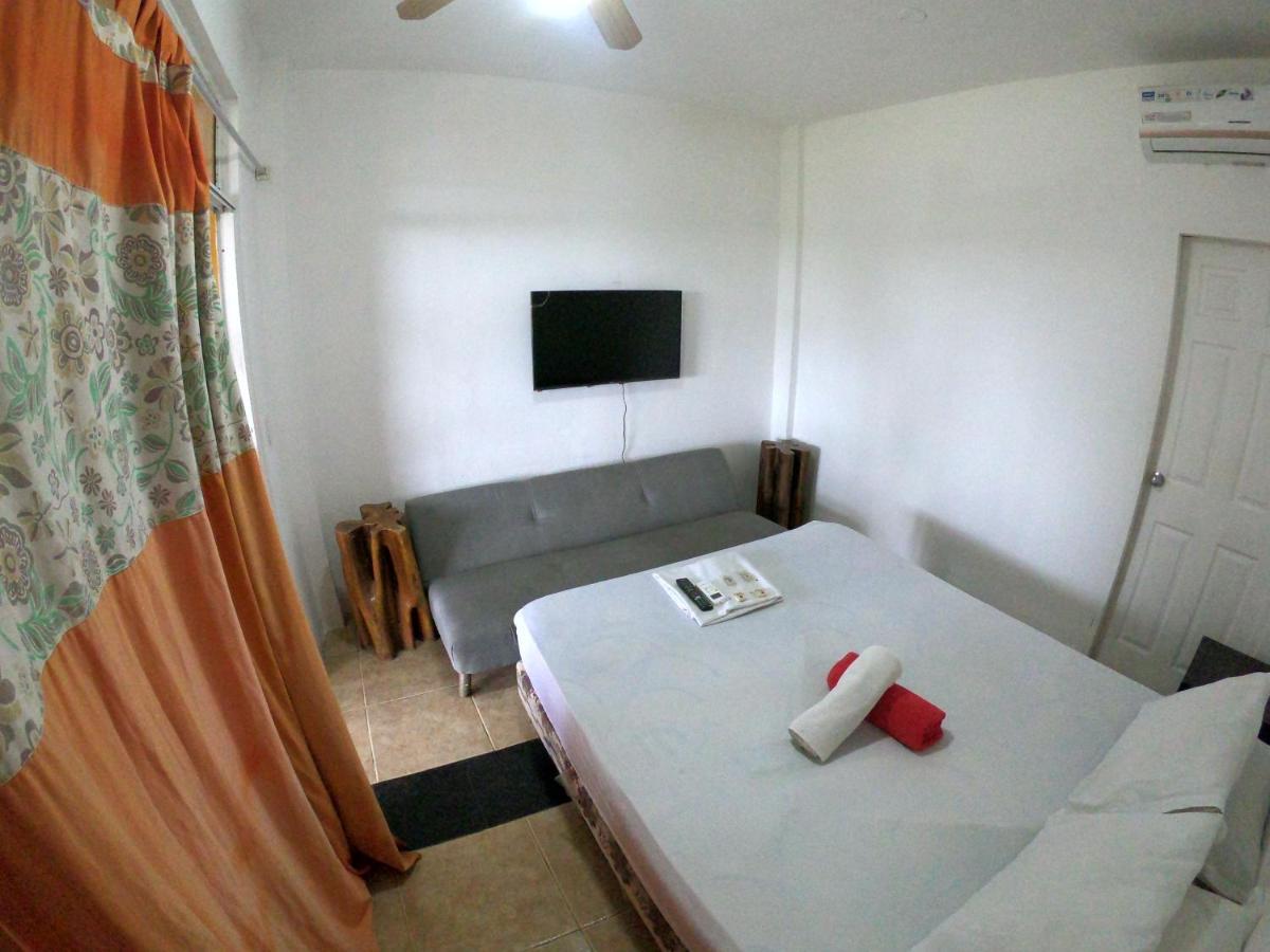 Kiwi Suites Hostel 몬따니따 외부 사진