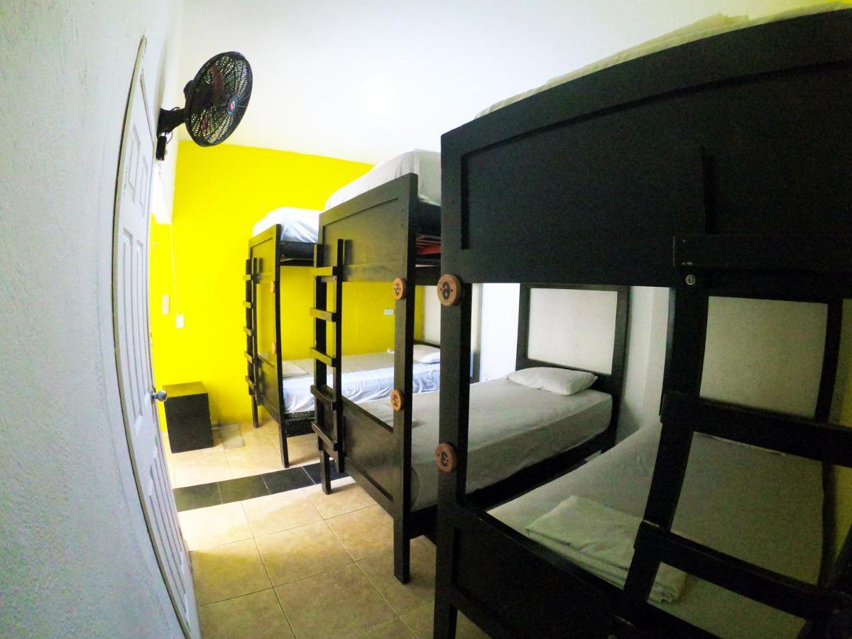 Kiwi Suites Hostel 몬따니따 외부 사진