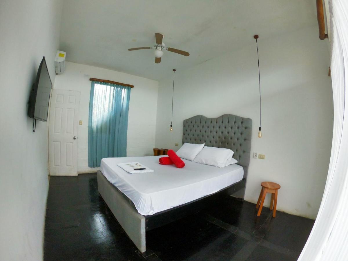 Kiwi Suites Hostel 몬따니따 외부 사진