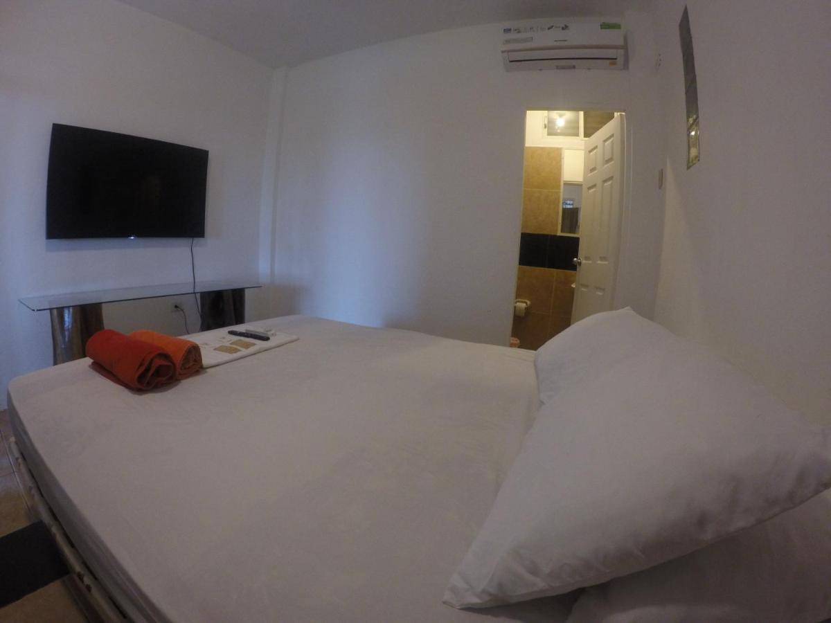 Kiwi Suites Hostel 몬따니따 외부 사진