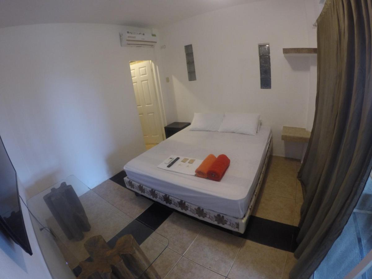 Kiwi Suites Hostel 몬따니따 외부 사진