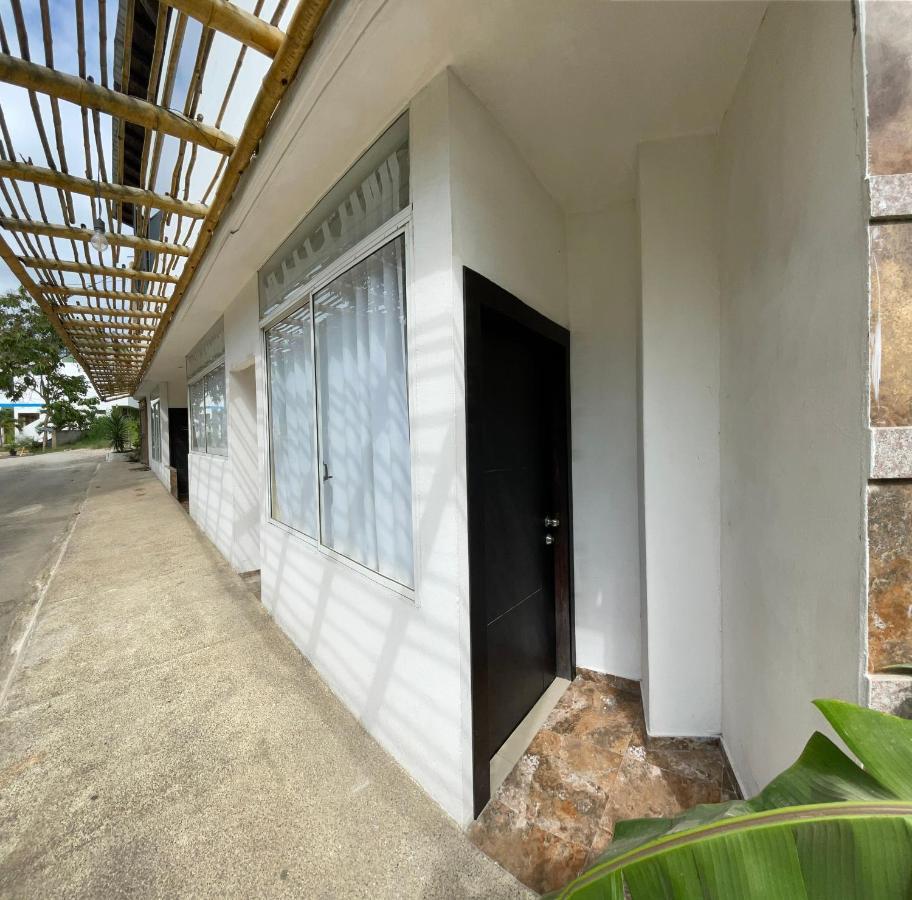 Kiwi Suites Hostel 몬따니따 외부 사진